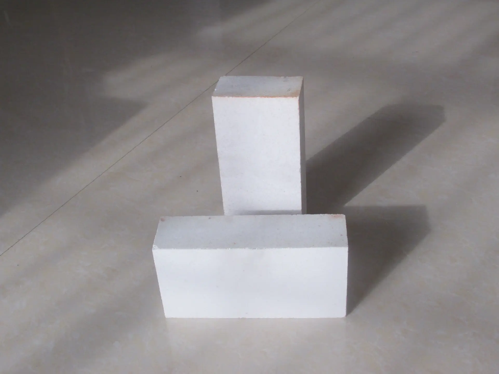 電石爐門(mén)磚用剛玉磚運(yùn)用壽命更好？